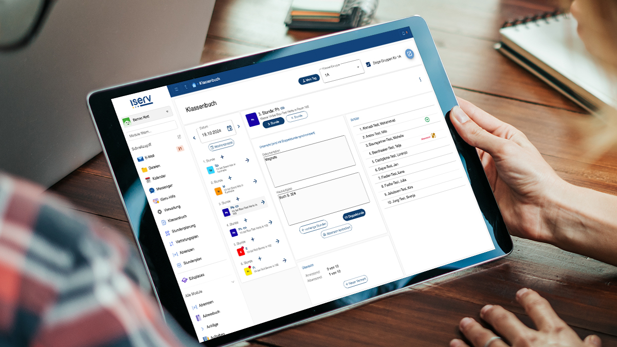 Das IServ-Klassenbuch auf einem Tablet.